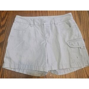 The North Face Woman's Light Gray At Ease Cargo  Shorts